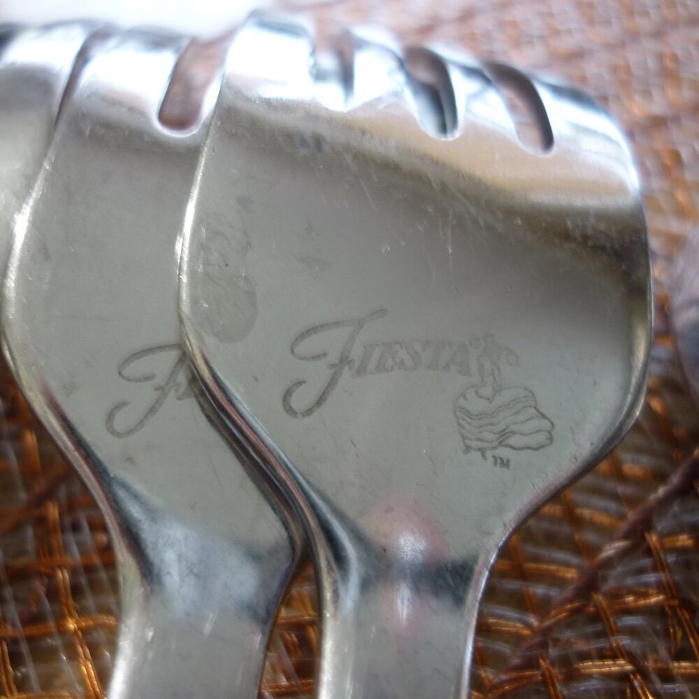 Fiesta Flatware Stainless 16 piece - Picture 5 of 5